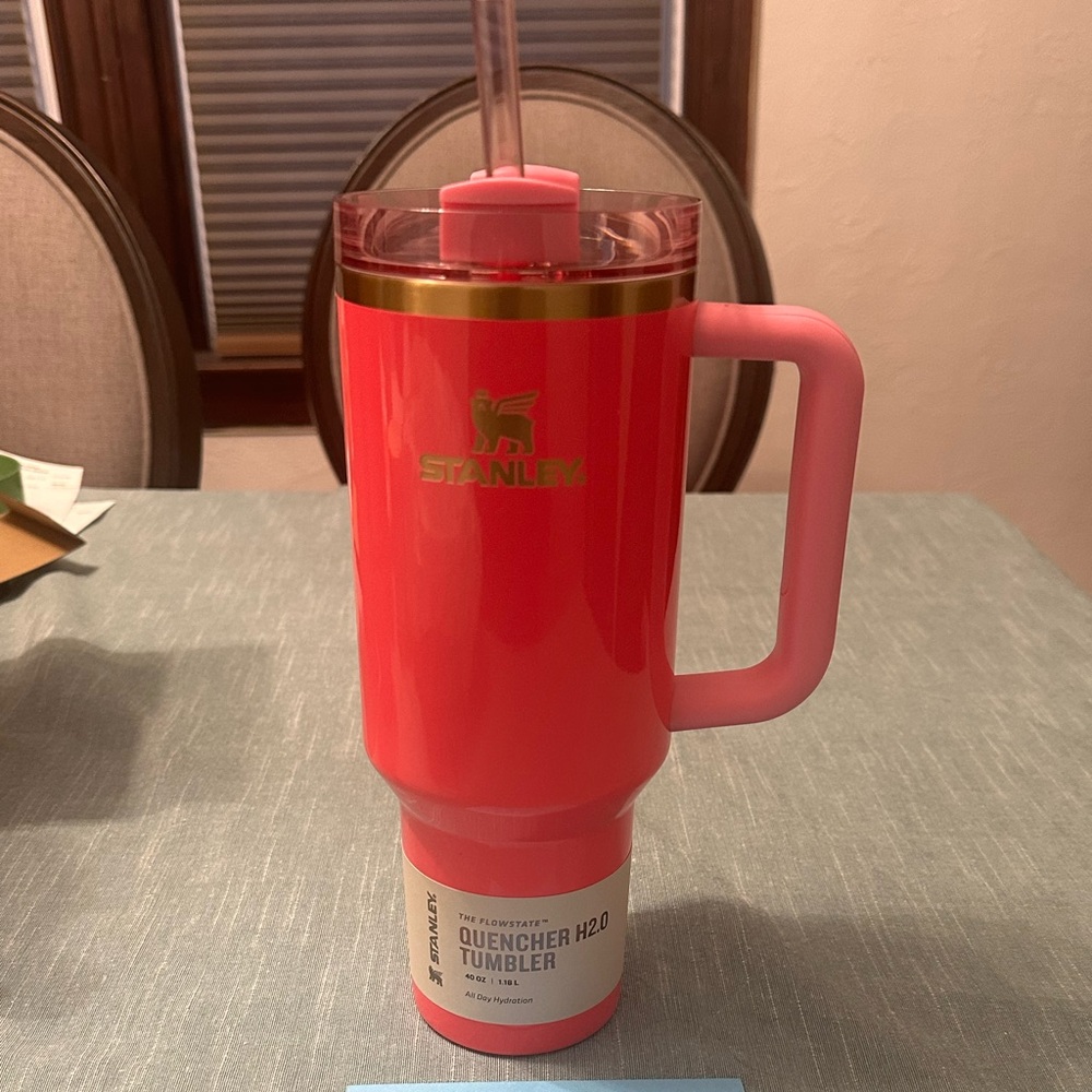 Stanley 40 oz Quencher Pink Parade